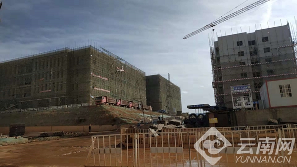 图2：正在建设中的智能产业园区.jpg
